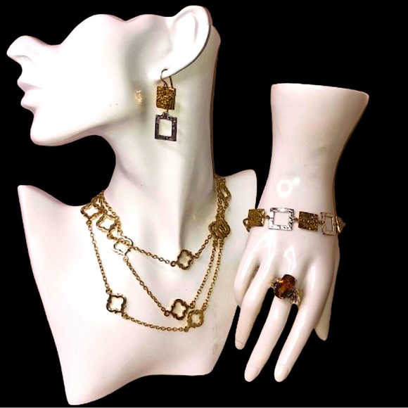 HAMMERED Two Tone Square Earrings and Bracelet Set - Picture 5 of 14